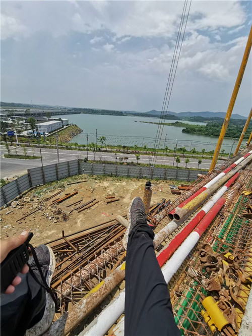 古丈县作业中发生设备损坏或人员意外，责任怎么划分？